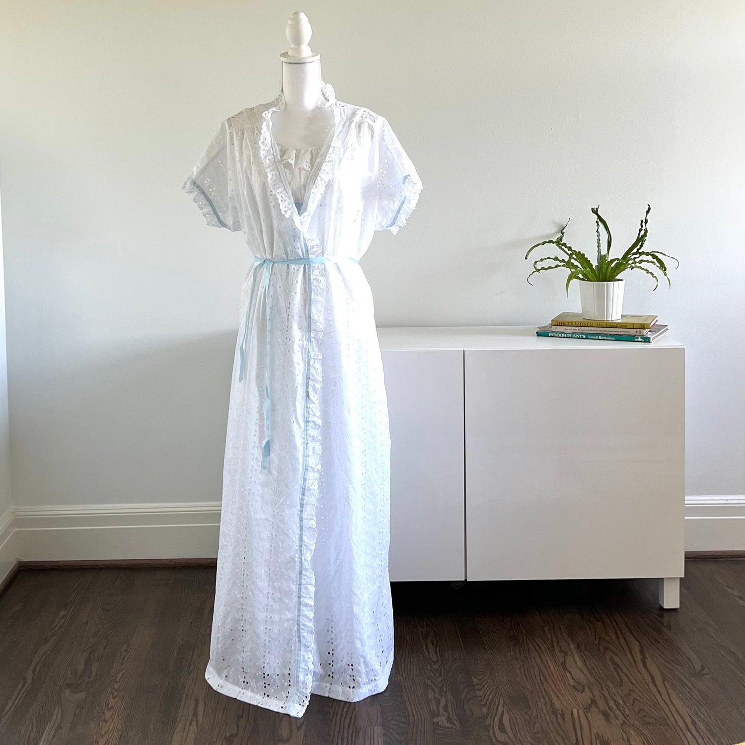 Vintage Deena of California Dentelle Nightgown and Robe Set